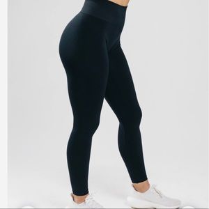 Like New Black Alphalete Amplify Leggings
